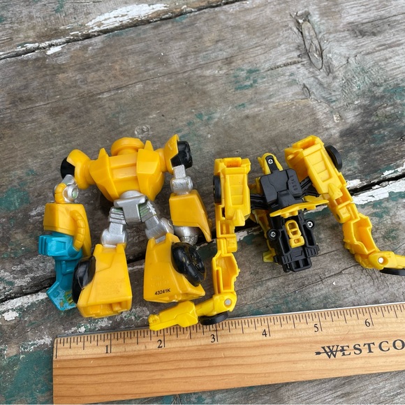 Transformers: Robots in Disguise Combiner Force Crash Combiner Beeside - Picture 4 of 6